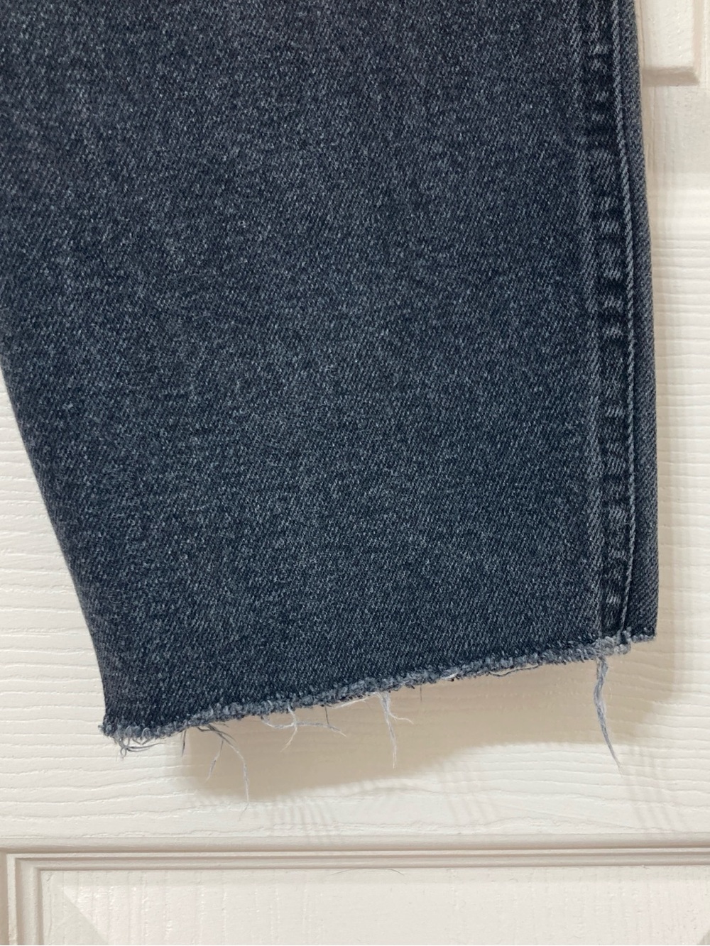 Hollister Washed Black Ultra High Rise Mom Jeans 30 Short Distressed Grunge Moto - Picture 5 of 9